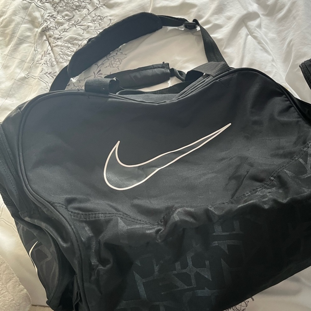 Nike Black Duffel Bag for Men